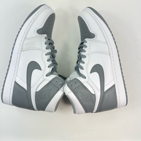 Men’s Air Jordan 1 Retro High OG Sneaker in Stealth 555088 037  Size US 11 - Picture 7 of 11